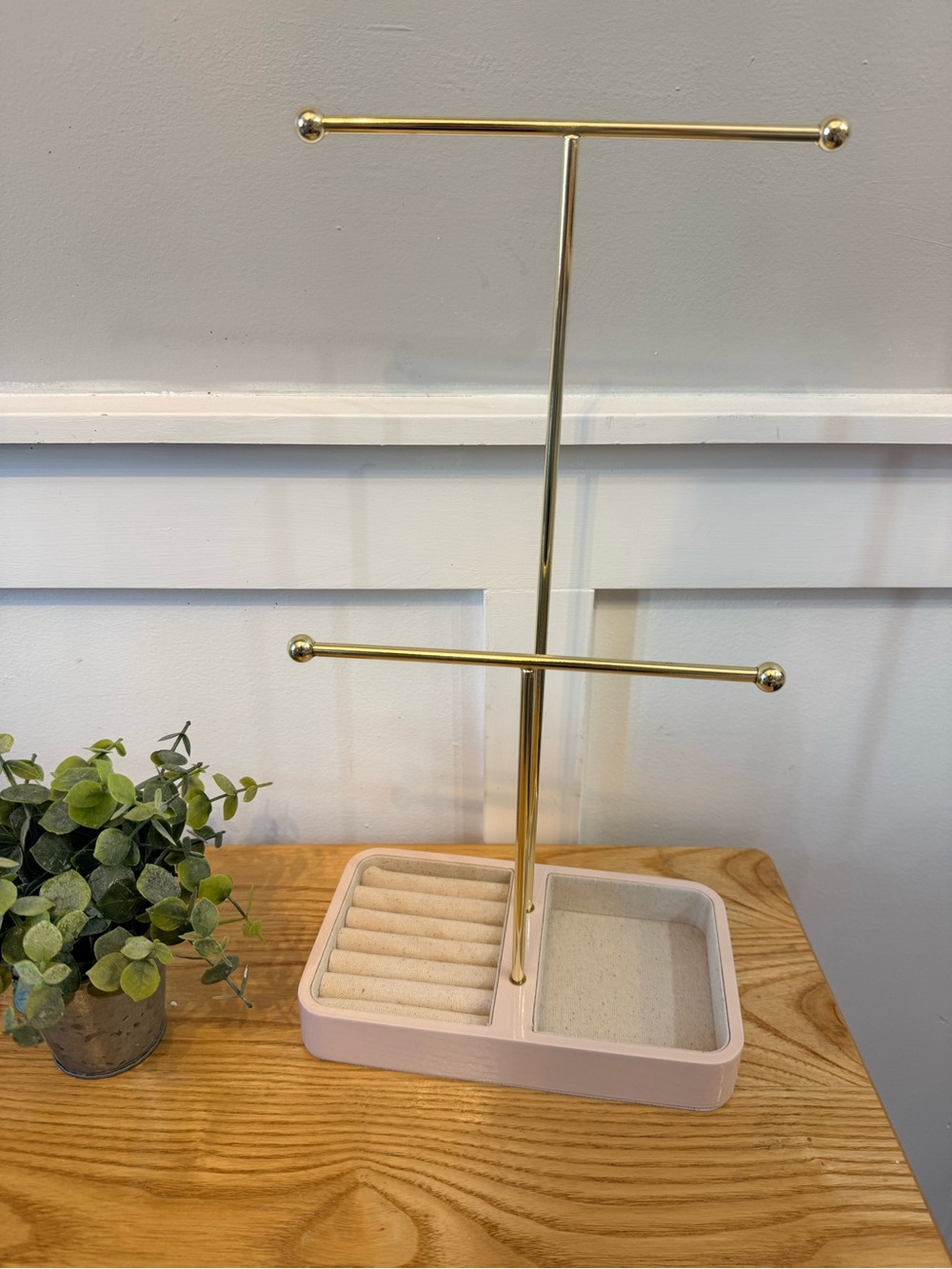 🌿4/$25 •  Glorious Home 2-Tier Gold Metal T-Bar Jewelry Stand